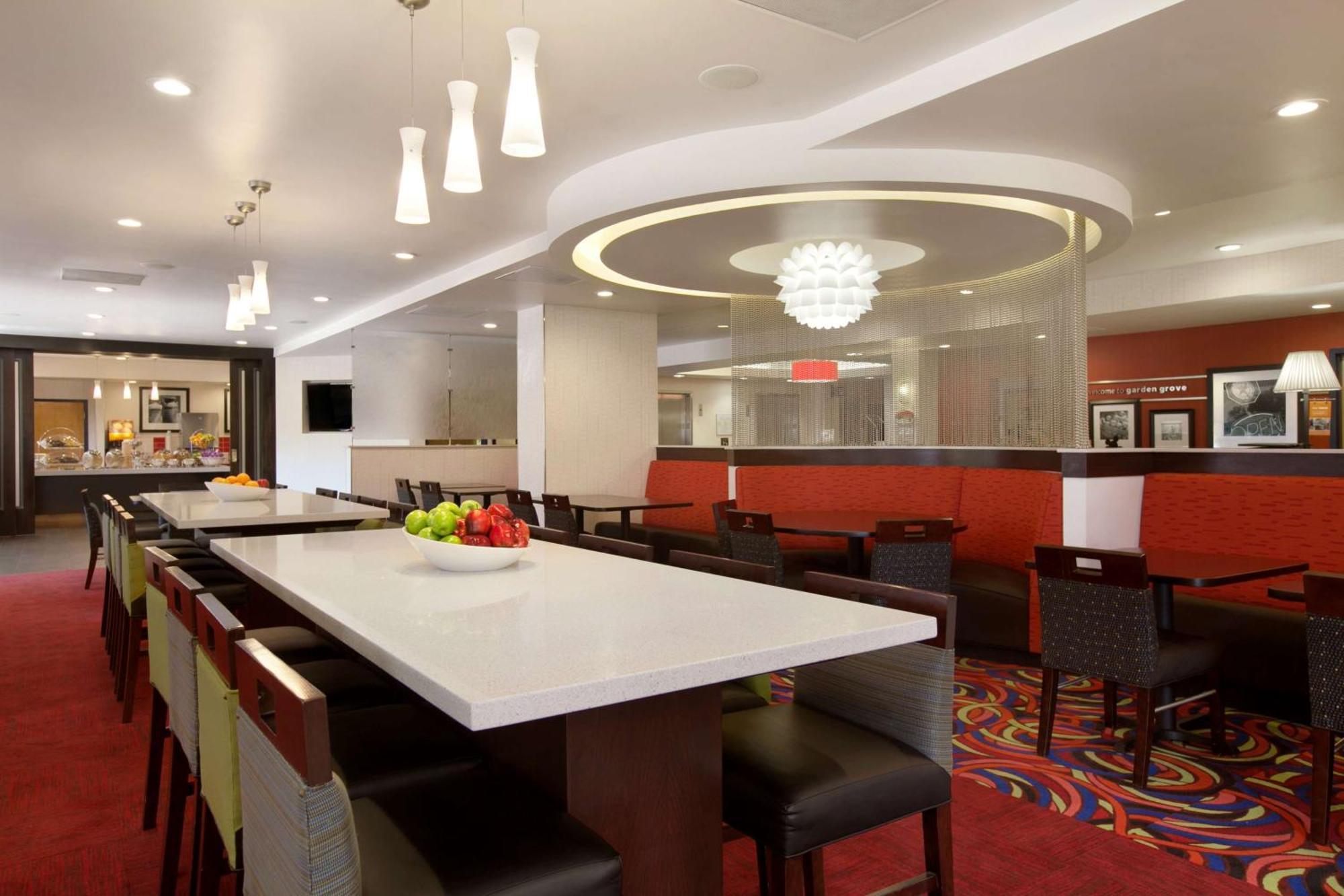 Hampton Inn & Suites Anaheim Garden Grove Bagian luar foto